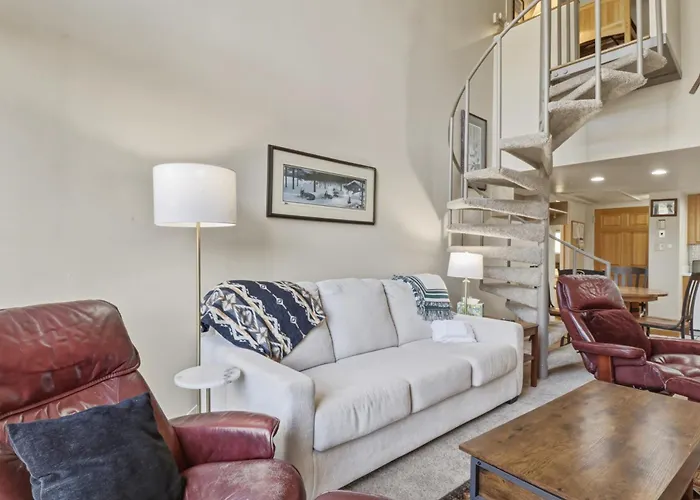 Apartment She305 Summit House East