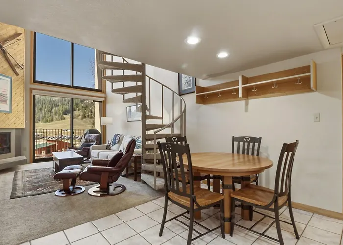 Apartment She305 Summit House East